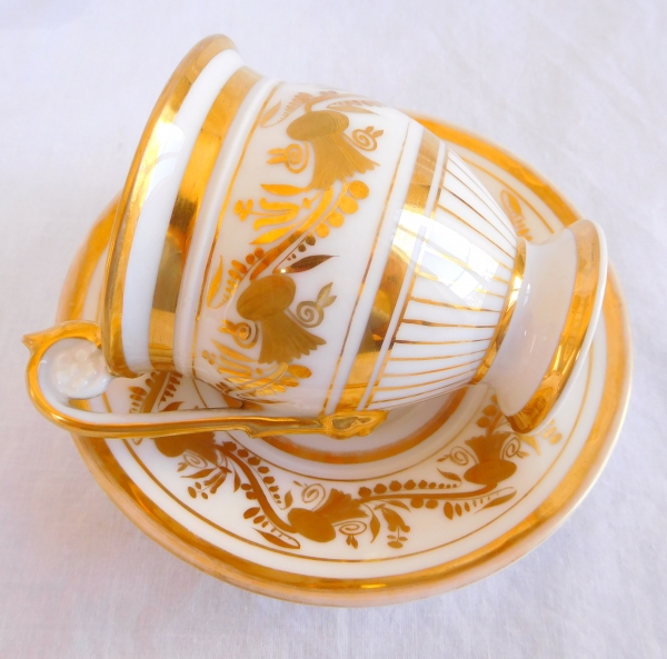 Large Empire Paris porcelain coffee cup enhanced with fine gold - early 19th century circa 1820