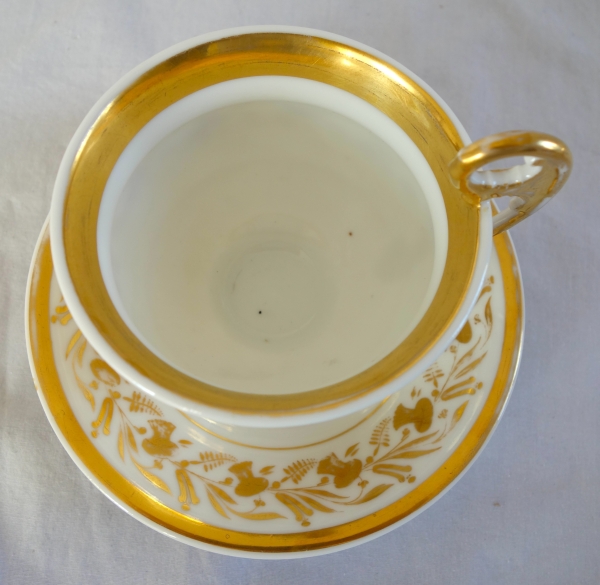 Grande tasse à petit-déjeuner / à chocolat en porcelaine de Paris dorée, époque Empire