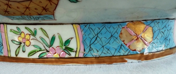 Grande vasque de forme navette en porcelaine de la Compagnie des Indes - Samson