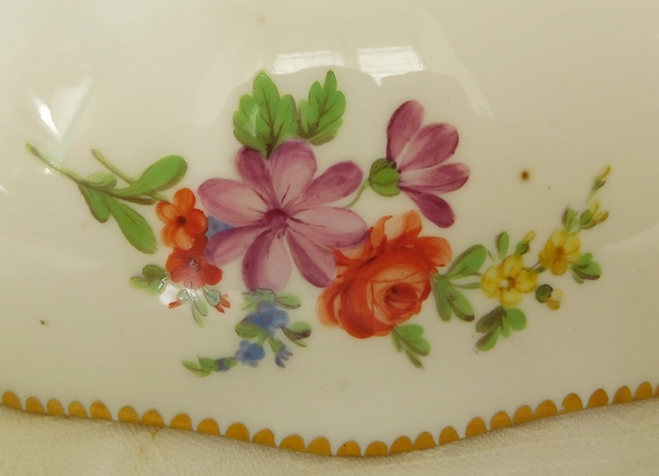 Manufacture de la Reine - Paris porcelain salad bowl - 18th century