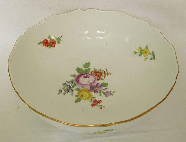 Manufacture de la Reine - Paris porcelain salad bowl - 18th century