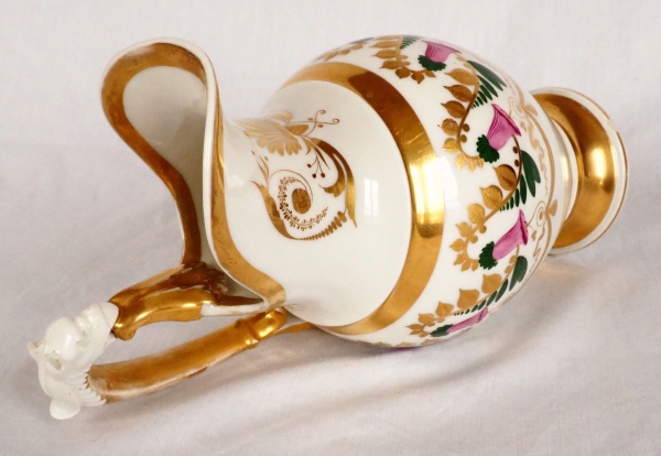 Manufacture de Locré : ensemble lavabo en porcelaine de Paris, aiguière et son bassin, époque Consulat vers 1800