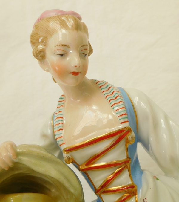 Grand sujet en porcelaine de Meissen, marchande, époque XVIIIe, 1796 - 23cm