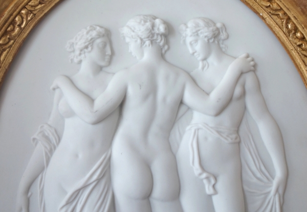 Sevres : large biscuit medal picturing the 3 Three Graces - signed - gold leaf gilt frame