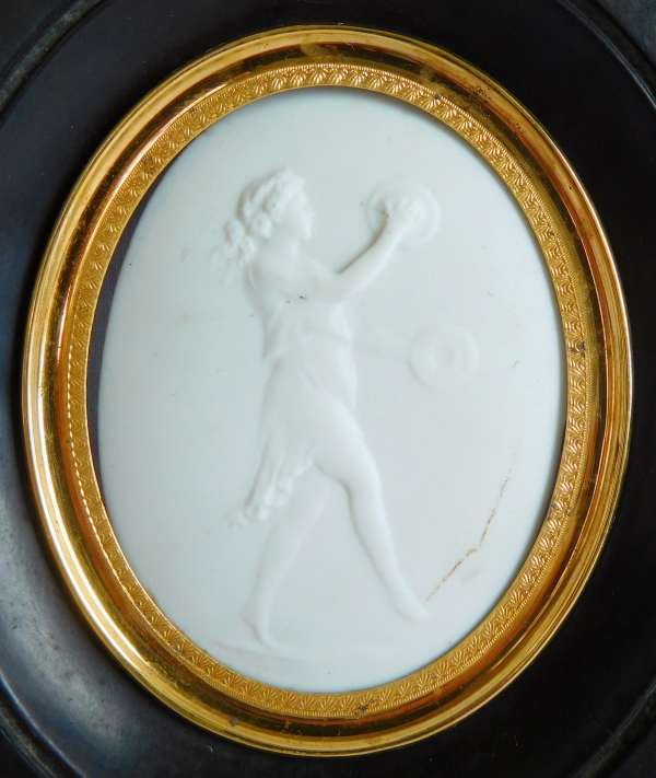 Miniature porcelain biscuit medallion : cymbal player - signed Sèvres