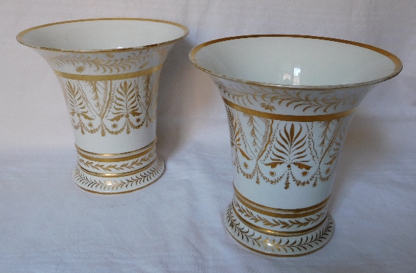 Paire de cache-pots en porcelaine de Paris décor doré à l'or fin, époque Empire
