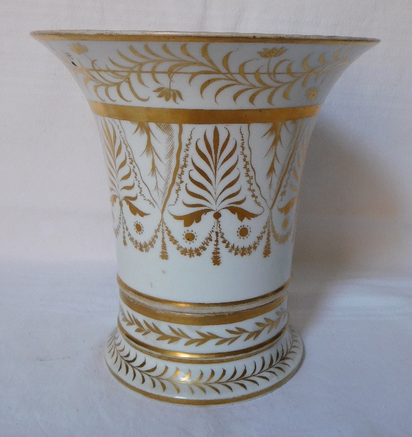 Paris porcelain planters enhanced with fine gold, Empire period (early 19th century)