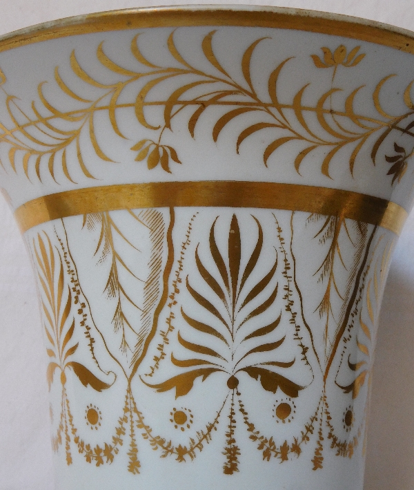 Paris porcelain planters enhanced with fine gold, Empire period (early 19th century)