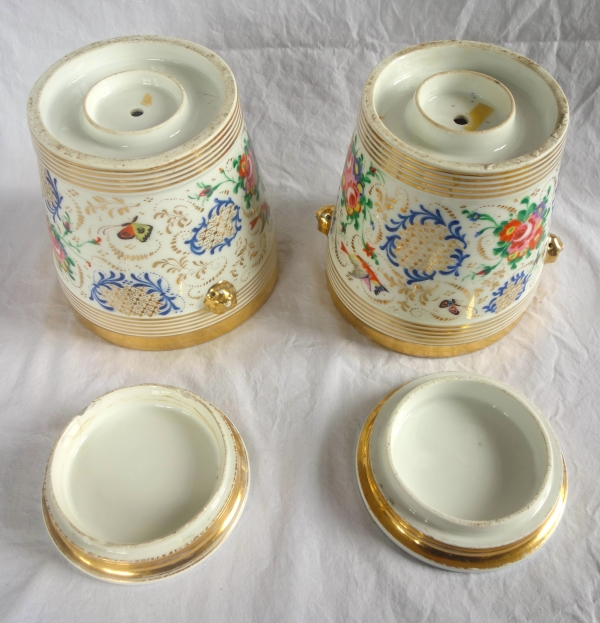 Paire de grands cache-pots en porcelaine de Paris d'époque Restauration - vers 1840