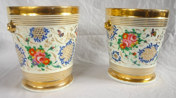 Paire de grands cache-pots en porcelaine de Paris d'époque Restauration - vers 1840