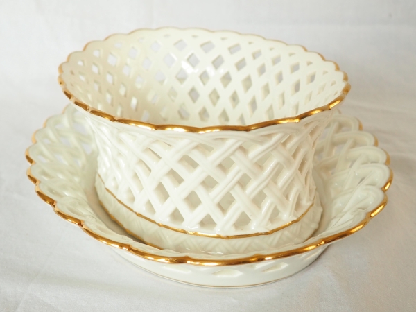 Nast : pair of Empire Paris porcelain reticulated cups - early 19th century