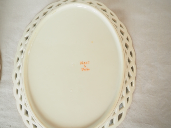 Nast : pair of Empire Paris porcelain reticulated cups - early 19th century