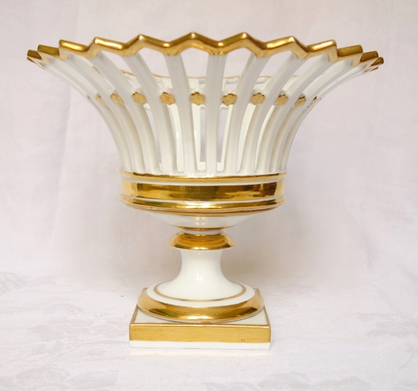 Empire Paris porcelain reticulated cup enhanced with fine gold, 19th century circa 1820