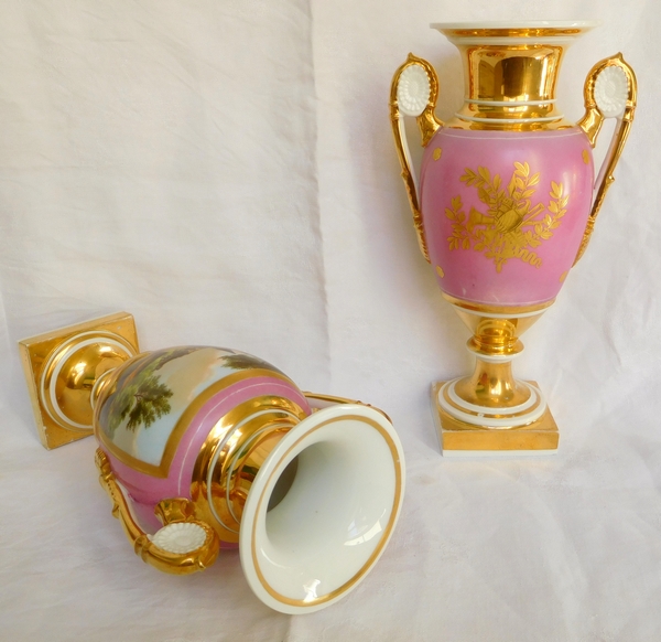 Pair of Paris porcelain Medicis vases, Empire period - early 19th century circa 1820