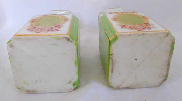 Pair of Paris porcelain perfume bottles in the taste of Jacob Petit - 15cm