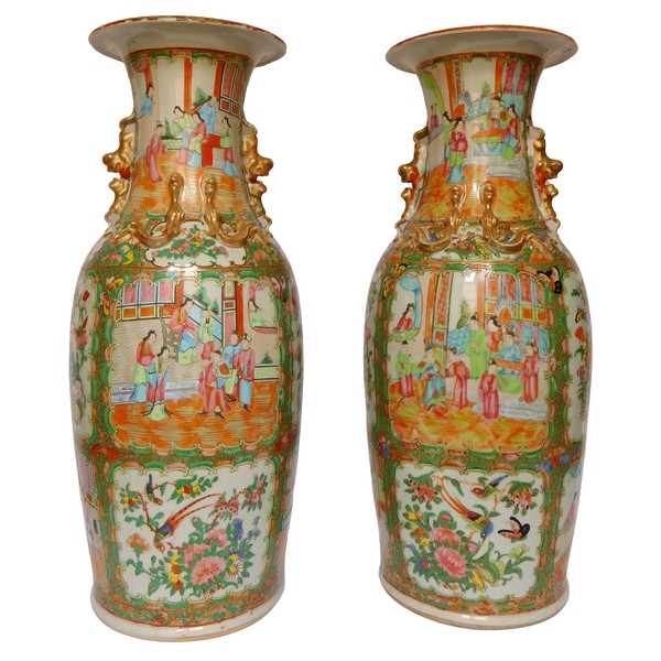 Pair of tall Canton porcelain vases enhanced with fine gold - 19th century