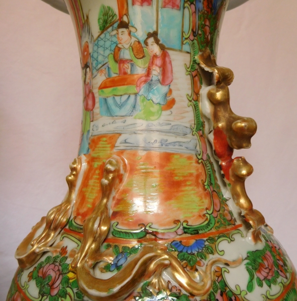 Pair of tall Canton porcelain vases enhanced with fine gold - 19th century