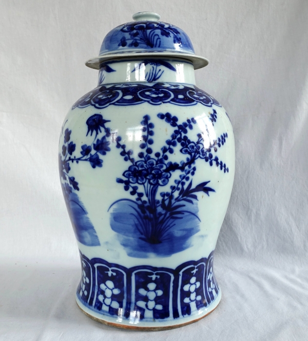 Pair of tall porcelain potiches - Indochina or China - 41cm