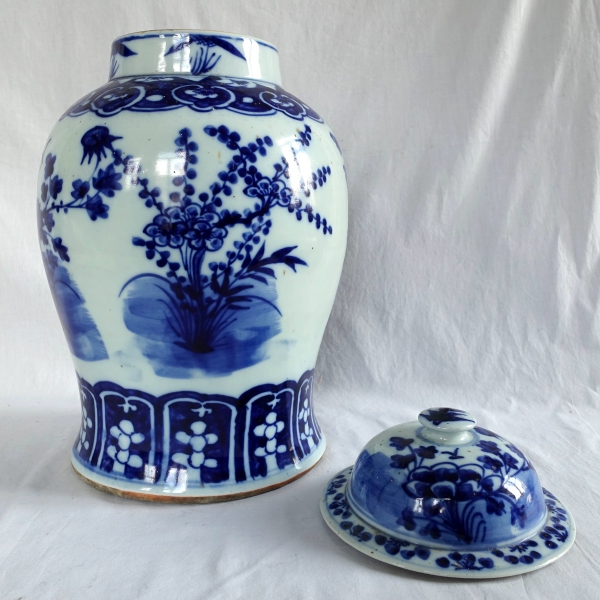 Pair of tall porcelain potiches - Indochina or China - 41cm