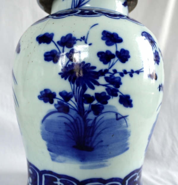 Pair of tall porcelain potiches - Indochina or China - 41cm