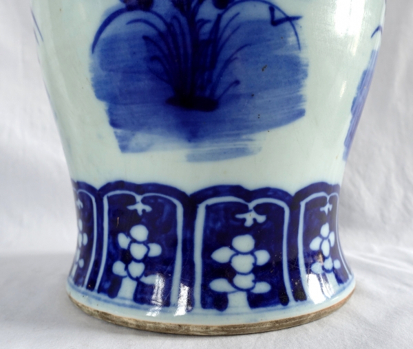 Pair of tall porcelain potiches - Indochina or China - 41cm
