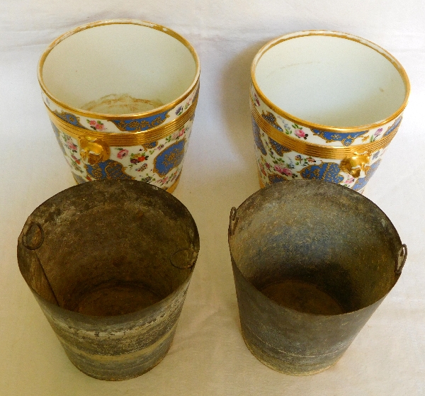 Pair of Paris porcelain planters, French Restoration period, early 19th century