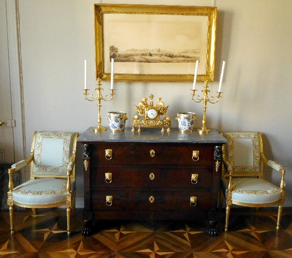 Pair of Paris porcelain planters, French Restoration period, early 19th century