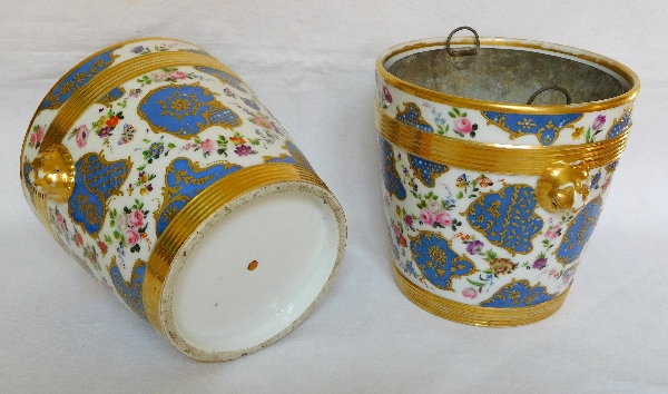 Paire de grands cache-pots en porcelaine de Paris d'époque Restauration