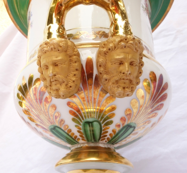 Paire de grands vases Médicis en porcelaine de Paris - style Empire époque Restauration - 32cm