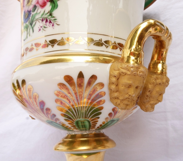 Paire de grands vases Médicis en porcelaine de Paris - style Empire époque Restauration - 32cm