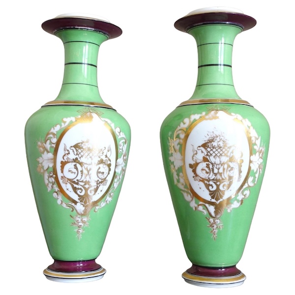 Paire d’importants vases d’ornement en porcelaine de Paris d’époque Napoléon III