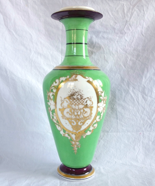 Paire d’importants vases d’ornement en porcelaine de Paris d’époque Napoléon III