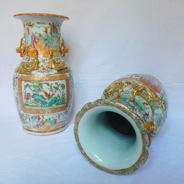 Pair of fine rose Canton porcelain vases / potiches, 19th century - 36cm