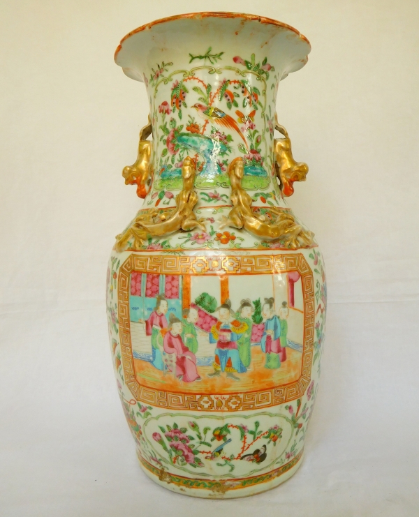 Paire de vases / potiches en porcelaine de Canton, Chine vers 1880 - 36cm