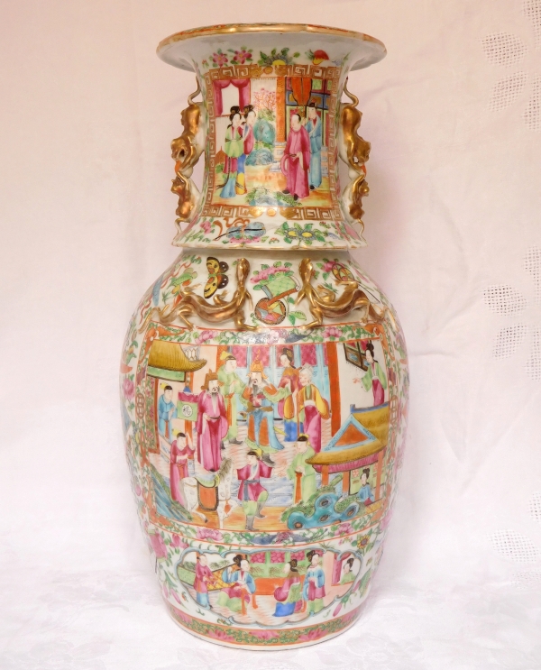 Paire de vases / potiches en porcelaine de Canton, Chine vers 1880 - 42cm