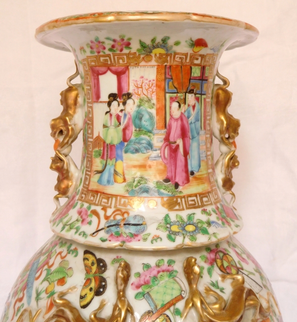 Pair of fine rose Canton porcelain vases / potiches, 19th century - 42cm