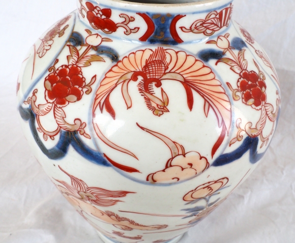 Pair of Imari porcelain jars / urns, late 19th century