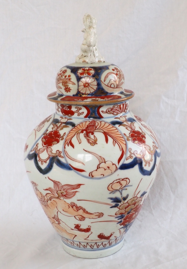Pair of Imari porcelain jars / urns, late 19th century