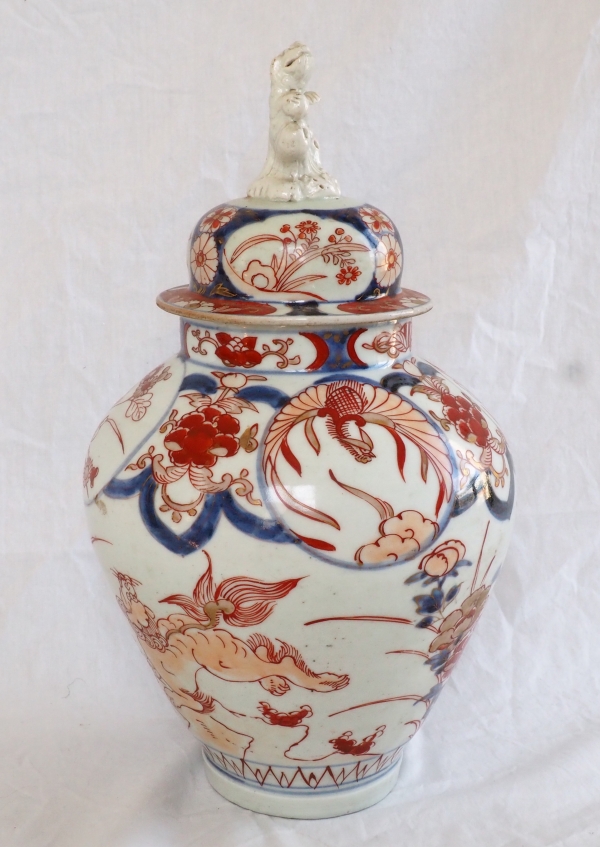 Pair of Imari porcelain jars / urns, late 19th century