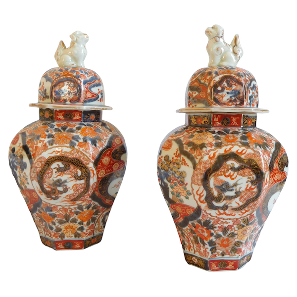 Pair of Imari porcelain potiches, Japan, late 19th century production - 35cm