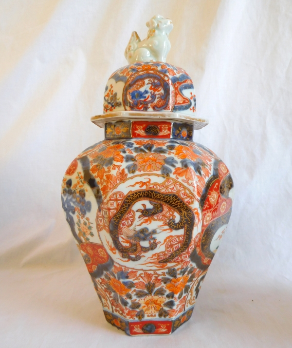 Paire de potiches en porcelaine Imari fin XIXe bleue, rouge et or - 35cm