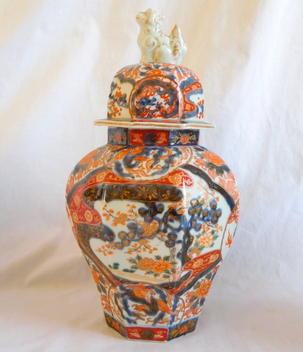 Pair of Imari porcelain potiches, Japan, late 19th century production - 35cm