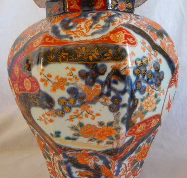 Paire de potiches en porcelaine Imari fin XIXe bleue, rouge et or - 35cm