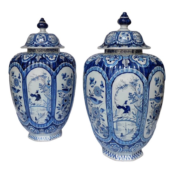 Pair of large Delft earthenware potiches / vases, blue Chinese decoration - 19th century