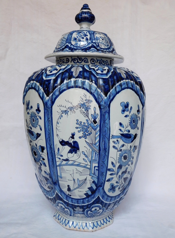 Pair of large Delft earthenware potiches / vases, blue Chinese decoration - 19th century