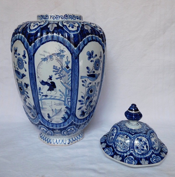 Pair of large Delft earthenware potiches / vases, blue Chinese decoration - 19th century