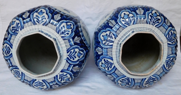 Pair of large Delft earthenware potiches / vases, blue Chinese decoration - 19th century