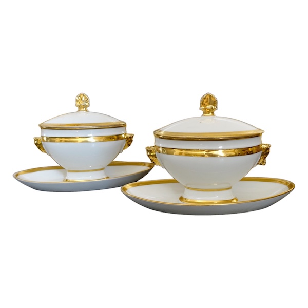 Pair of Empire Paris porcelain sauce boats, early 19th century circa 1810 - 1820