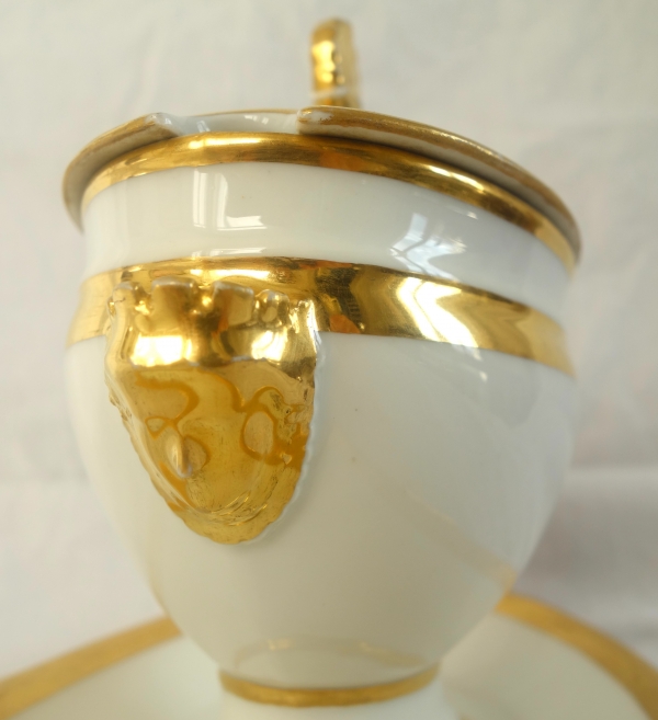 Pair of Empire Paris porcelain sauce boats, early 19th century circa 1810 - 1820