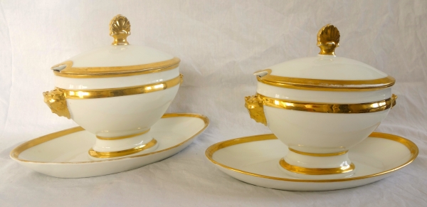 Pair of Empire Paris porcelain sauce boats, early 19th century circa 1810 - 1820